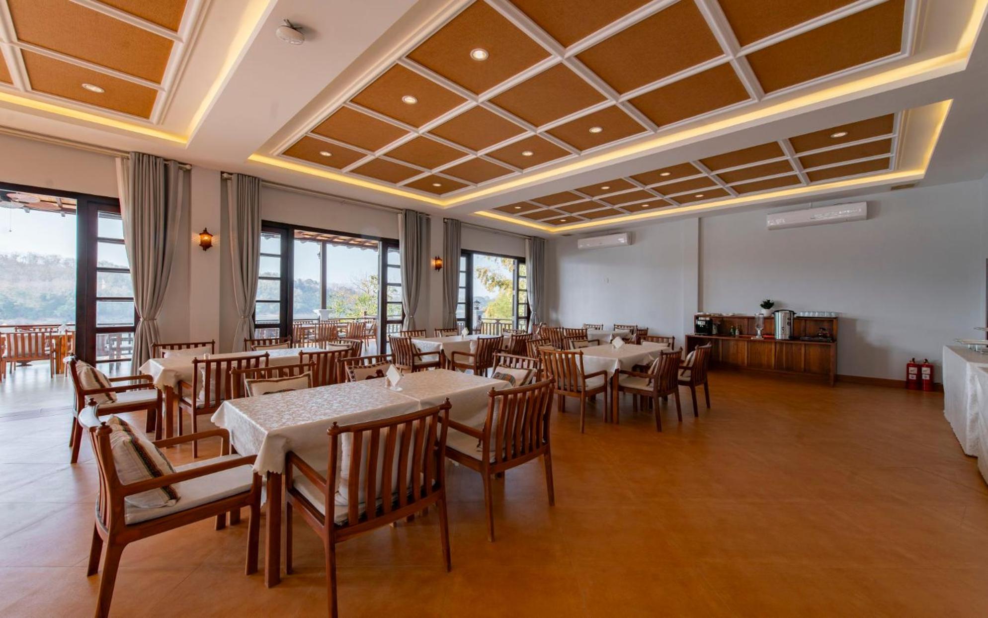 Relaxful Hotel泊岸酒店 Luang Prabang Exteriör bild